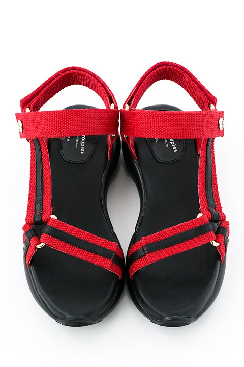 音駒高校モデルのスポーツサンダル。