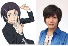 苑原明良と、声を演じる永塚拓馬。