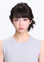 西野貴未役の山谷花純。