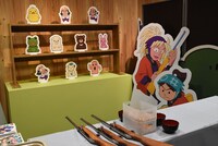 火薬委員会の射的アトラクション。的を倒せれば成功となる。