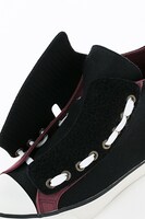 織田信長モデルのスニーカー。