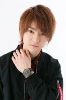 織田信長をモチーフにした腕時計の着用例。