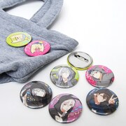 「コレクション缶バッジ うさみみパーカーver.」の使用イメージ。