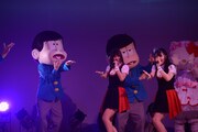 A応Pのライブに乱入する6つ子とキティちゃん。
