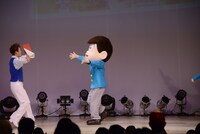 司会に駆け寄るトド松。