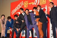 「帝一の國」初日舞台挨拶の様子。左から永野芽郁、間宮祥太朗、竹内涼真、菅田将暉、野村周平、千葉雄大、志尊淳、吉田鋼太郎。