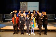 ニュース記事ランキング4位より、「ユーリ!!! on STAGE」に登壇した久保ミツロウ(前列左から4人目)とキャストたち。(c)はせつ町民会/ユーリ!!! on ICE 製作委員会