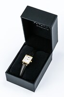 平和島静雄モデルの腕時計。