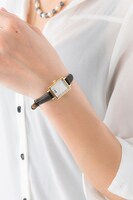 平和島静雄をイメージした腕時計の着用例。