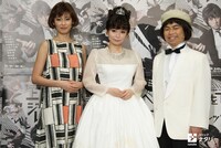 シアターコクーン・オンレパートリー2017「妄想歌謡劇『上を下へのジレッタ』」囲み取材より。左から本仮屋ユイカ、中川翔子、浜野謙太。