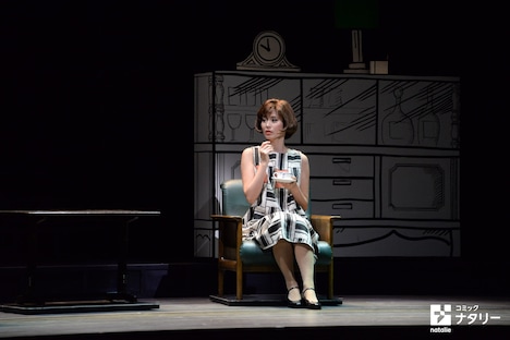 シアターコクーン・オンレパートリー2017「妄想歌謡劇『上を下へのジレッタ』」フォトコールより。本仮屋ユイカ。