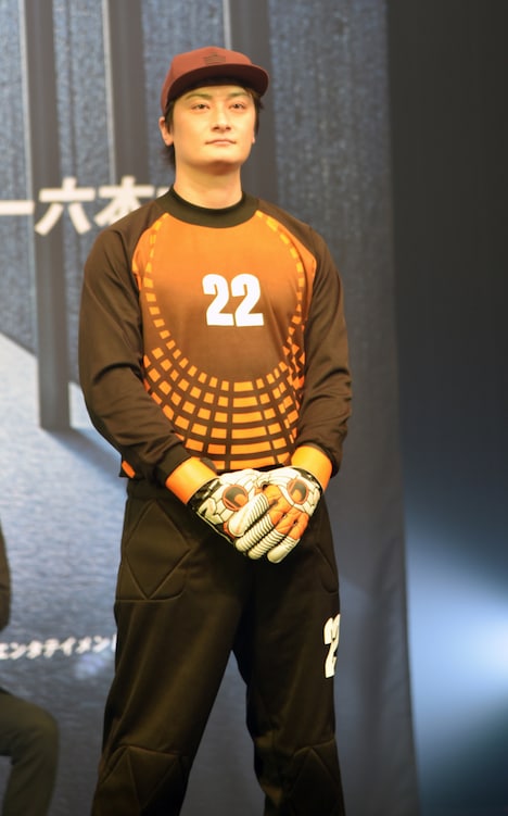 中村龍介扮する若林源三。