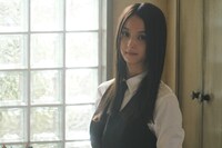 佐々木希扮する入見カヤ。(c)2017「東京喰種」製作委員会 (c)石田スイ／集英社