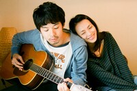 太賀演じるせいいちと臼田あさ美演じるツチダ。