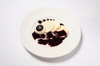 「月山の目玉ムース」(c)石田スイ／集英社