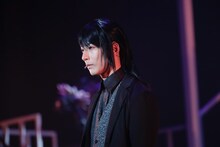 石黒英雄演じるディミトリ。