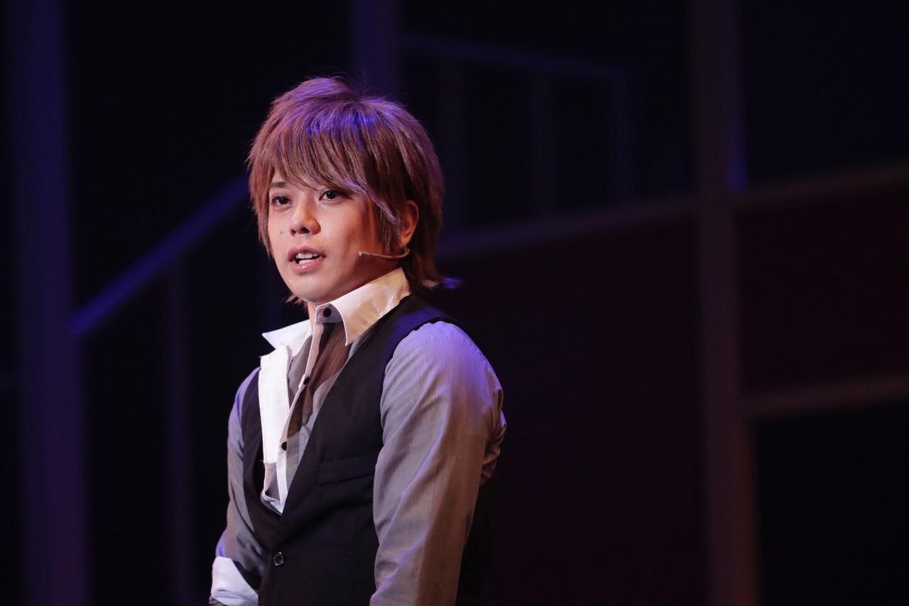 柏木佑介演じる玲二。