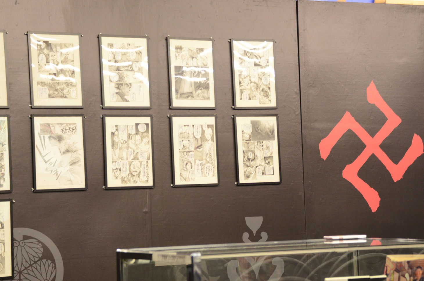 会場に展示された「無限の住人」の原画。