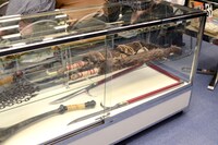 会場に展示された武具。