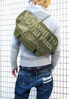 「サーバル メッセンジャーバッグ」使用イメージ