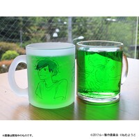 「夜明け告げるルーのうた」グラスマグの使用イメージ。