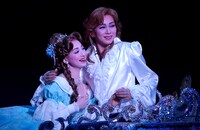 宝塚歌劇「ベルサイユのばら-フェルゼンとマリー・アントワネット編-」(c)宝塚歌劇団 (c)宝塚クリエイティブアーツ