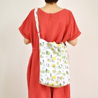 「キャンバスショルダートート」使用例