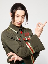 杉江大志扮する中国。