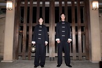 「らんま1/2×NOWHAW カンフーパジャマ」の着用写真。（モデル：瀬戸かほ、山下翔平／撮影：小見山峻）