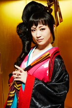 前島亜美扮する曇阿国。