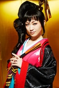 前島亜美扮する曇阿国。
