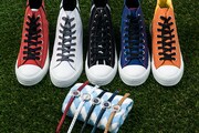 「ALL OUT!!」とコラボした腕時計&スニーカー。