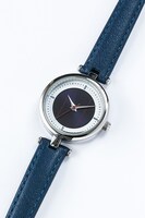 嶺蔭学園高校の腕時計。