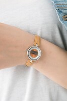 天竺工科高校の腕時計の腕時計。