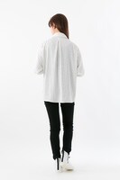 慶常高校スニーカー着用例