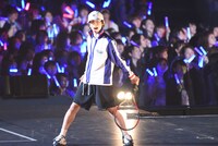 「コンサート Dream Live 2017」初日公演より、阿久津仁愛扮する越前リョーマ。