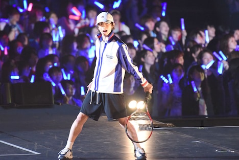 「コンサート Dream Live 2017」初日公演より、阿久津仁愛扮する越前リョーマ。