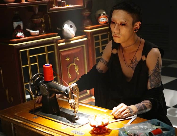 映画 東京喰種 全身タトゥーのマスク屋 ウタ役は坂東巳之助 コミックナタリー