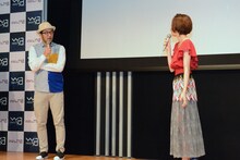 左からウォーリー木下、ベッキー。