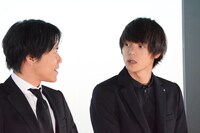 左から萩原健太郎監督、窪田正孝。