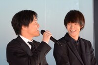 左から萩原健太郎監督、窪田正孝。