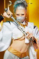 弓月に扮する浅田舞。