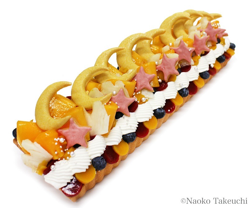 「ムーン・マンゴ・ピーチパインケーキ」