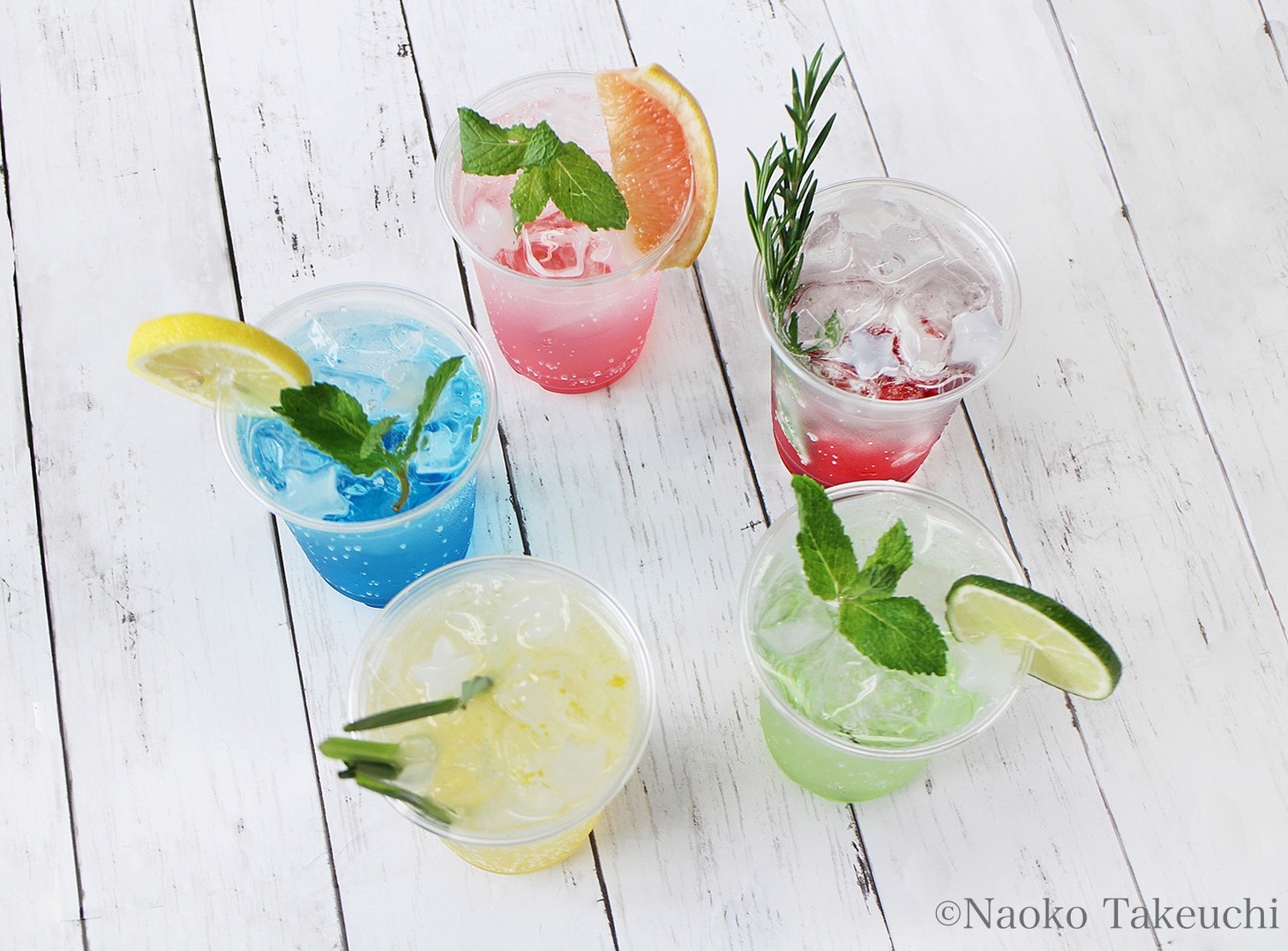 併設のカフェで販売されるドリンク。