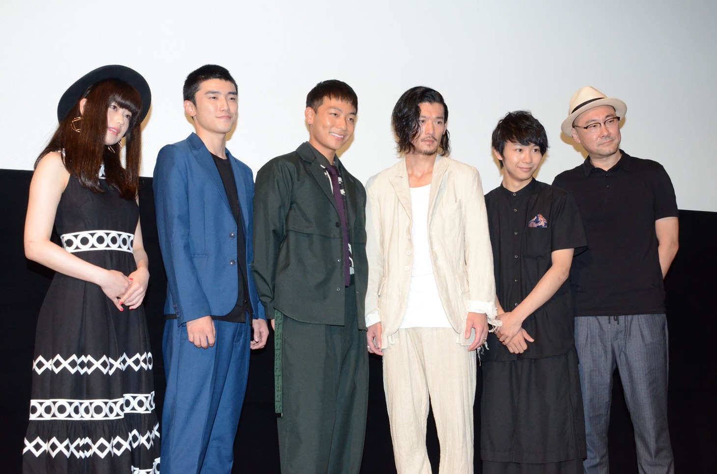 映画「ダブルミンツ」初日舞台挨拶の様子。