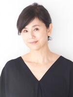 森川良枝役を演じる朝加真由美。