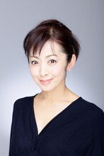 鈴木柳子役を演じる斉藤由貴。