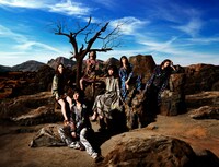 人気画像6位は「『E.G.family』始動でE-girlsが11人の新体制に、Amiら8人はそれぞれの道へ」より、Flower。