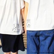 Tシャツの背面には、作中の1シーンがそれぞれあしらわれている。