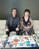 秋本治（左）と太田裕美（右）。